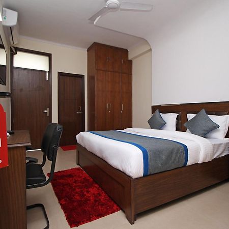 Hotel O Surya Palace Yeni Delhi Dış mekan fotoğraf