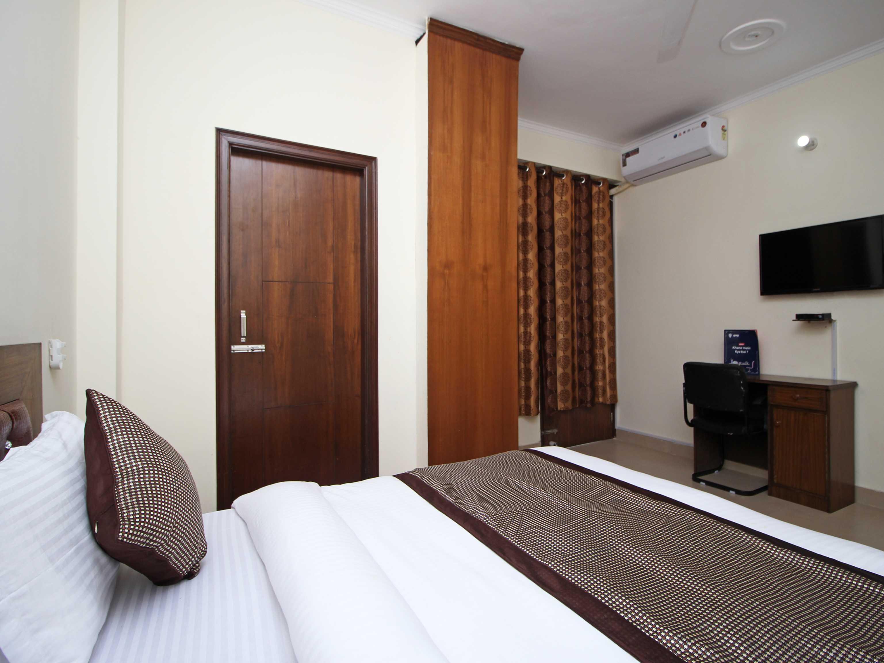 Hotel O Surya Palace Yeni Delhi Dış mekan fotoğraf