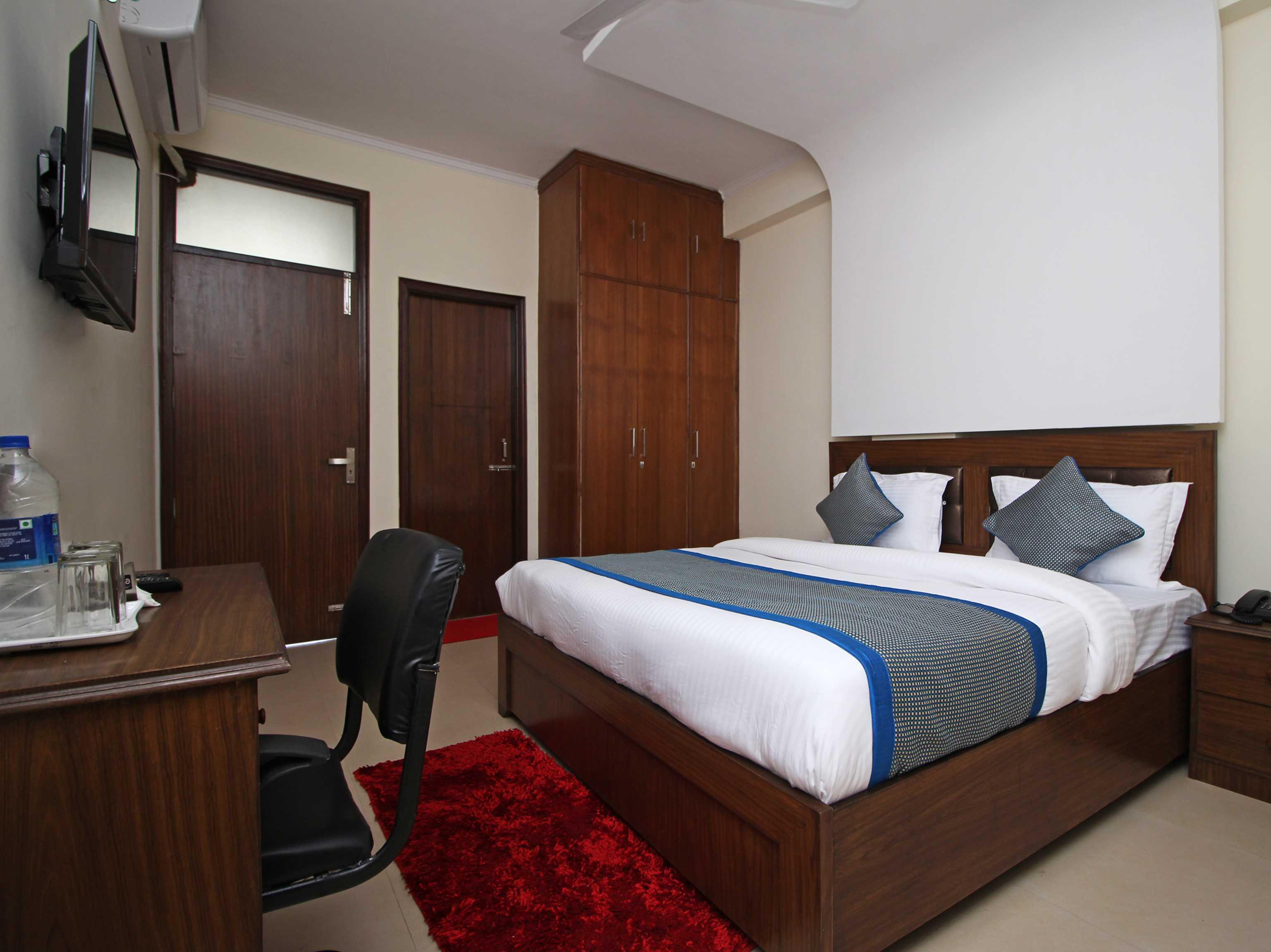 Hotel O Surya Palace Yeni Delhi Dış mekan fotoğraf