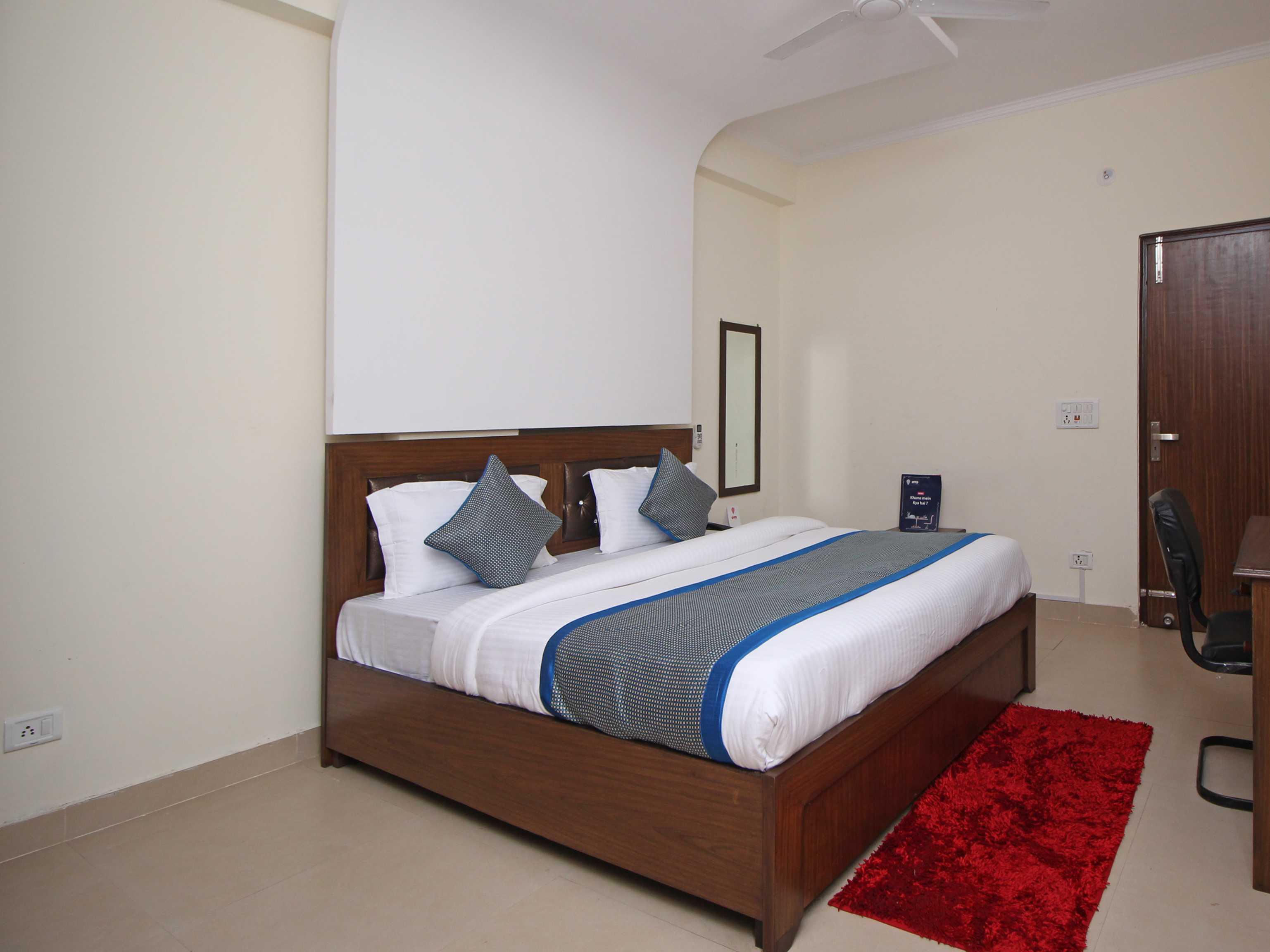 Hotel O Surya Palace Yeni Delhi Dış mekan fotoğraf