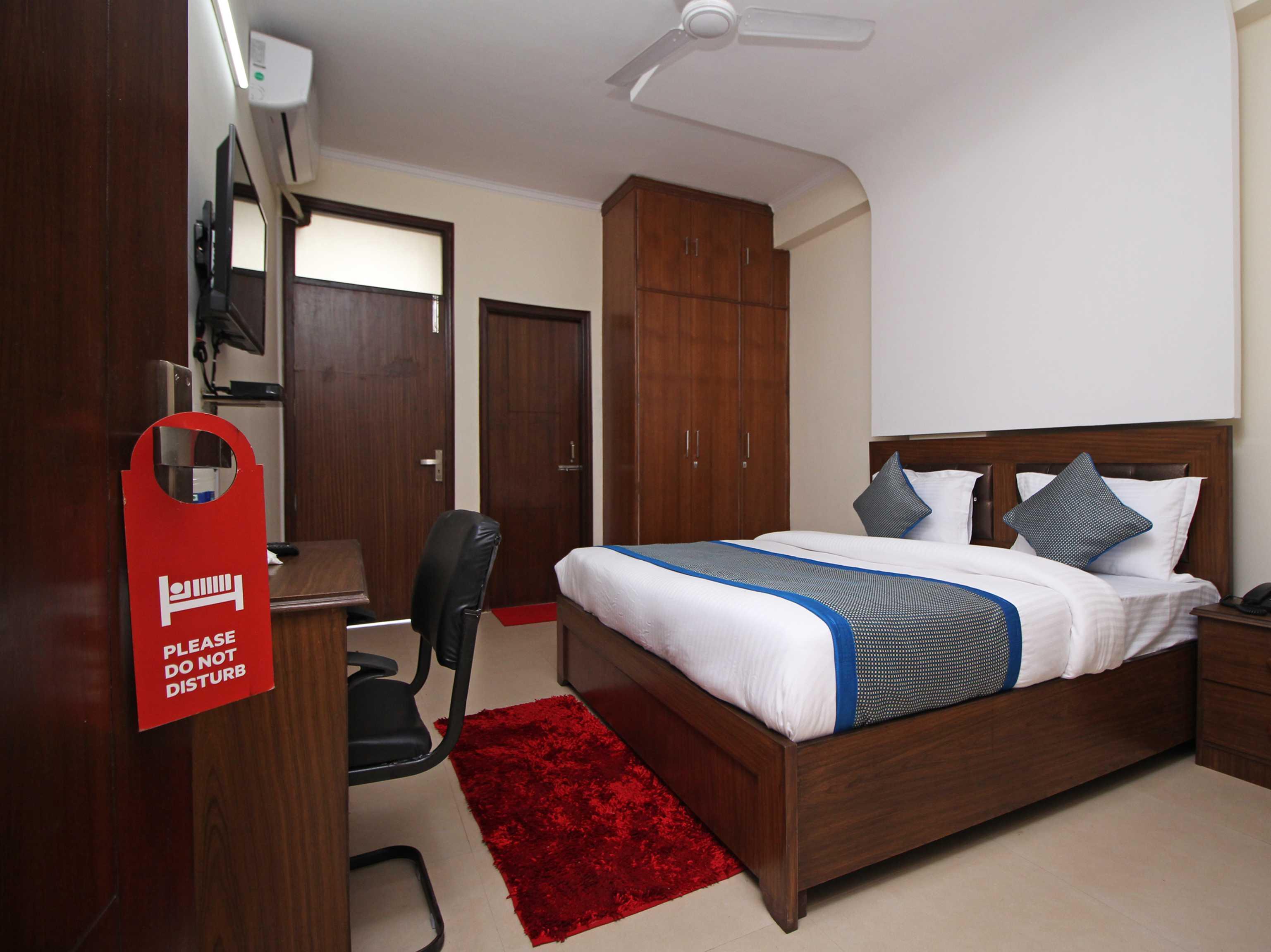 Hotel O Surya Palace Yeni Delhi Dış mekan fotoğraf