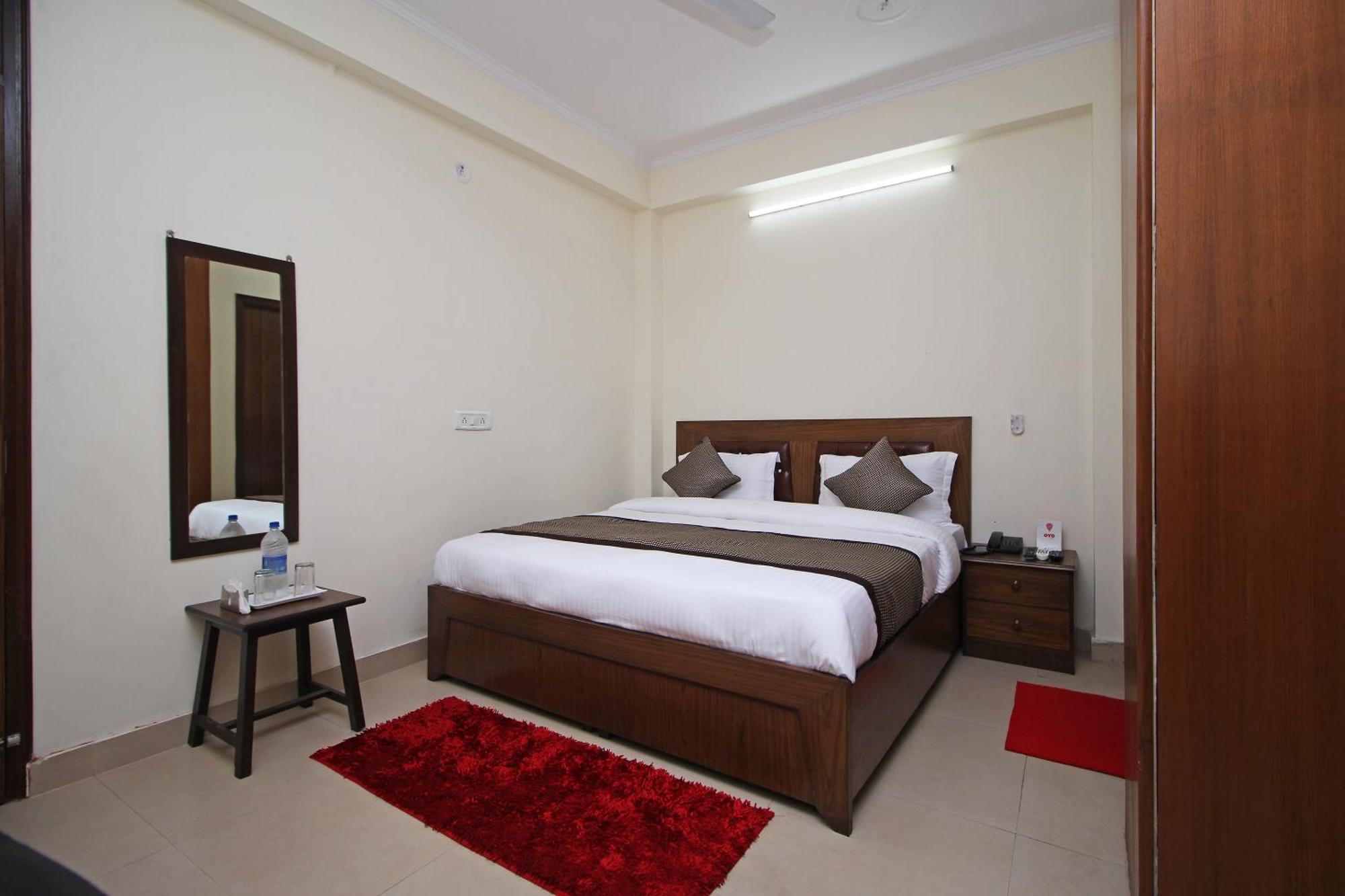 Hotel O Surya Palace Yeni Delhi Dış mekan fotoğraf