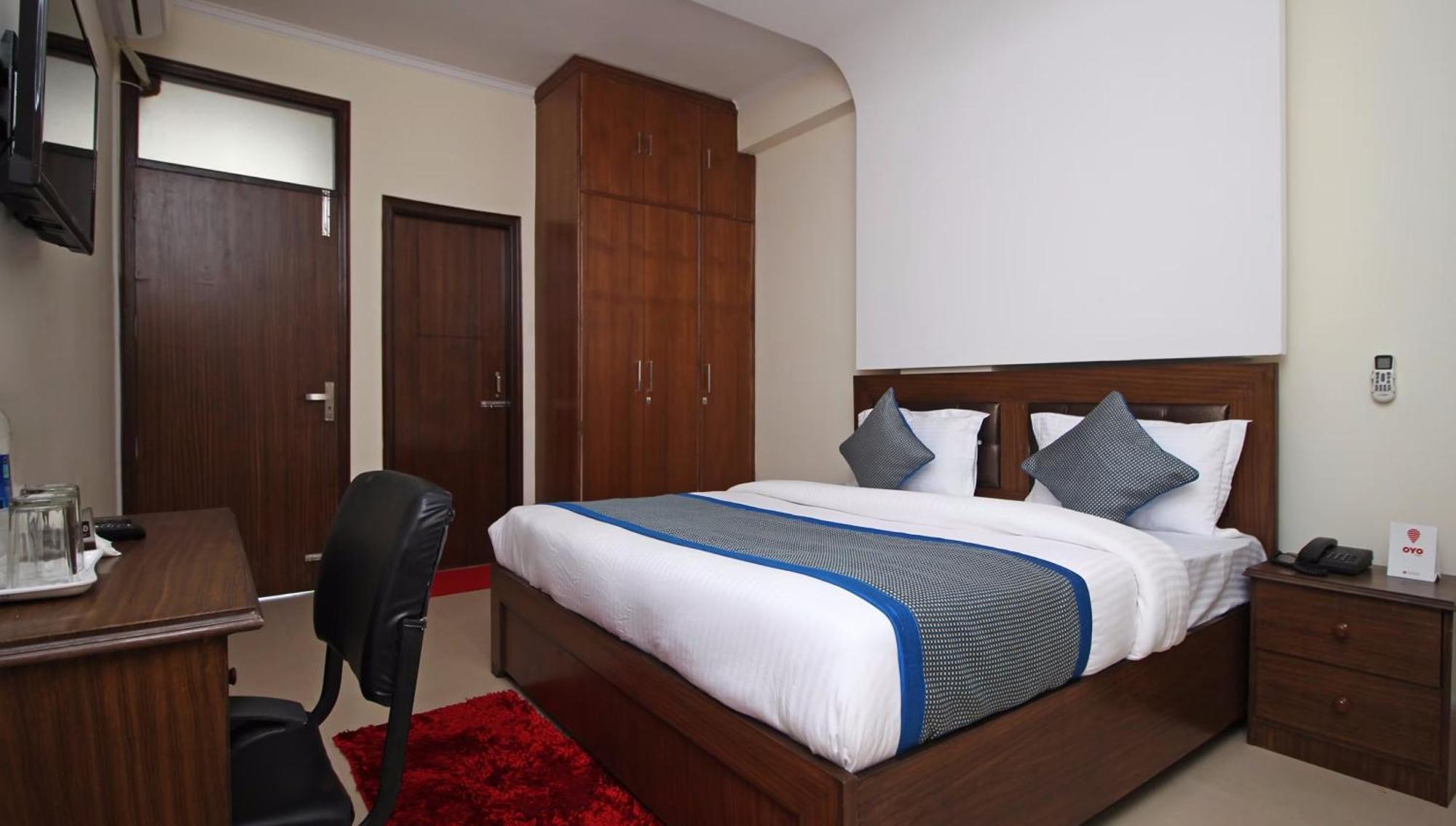 Hotel O Surya Palace Yeni Delhi Dış mekan fotoğraf