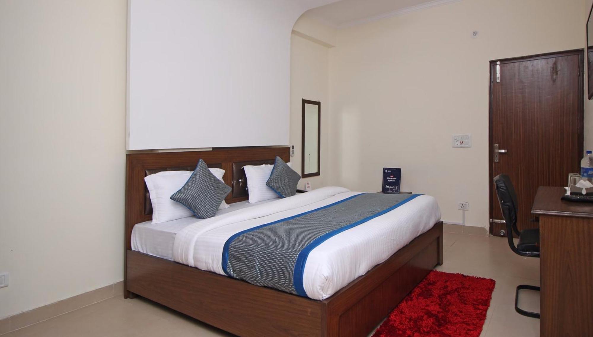 Hotel O Surya Palace Yeni Delhi Dış mekan fotoğraf