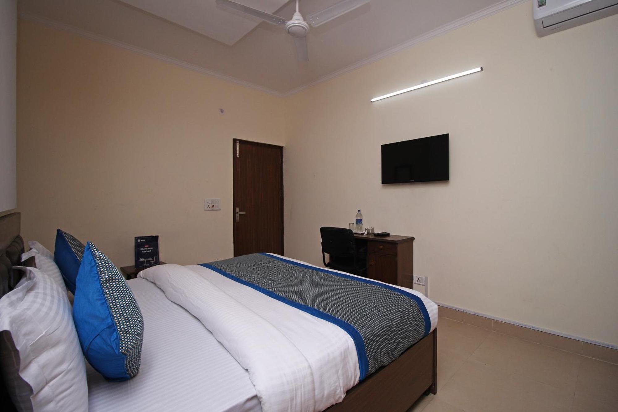 Hotel O Surya Palace Yeni Delhi Dış mekan fotoğraf