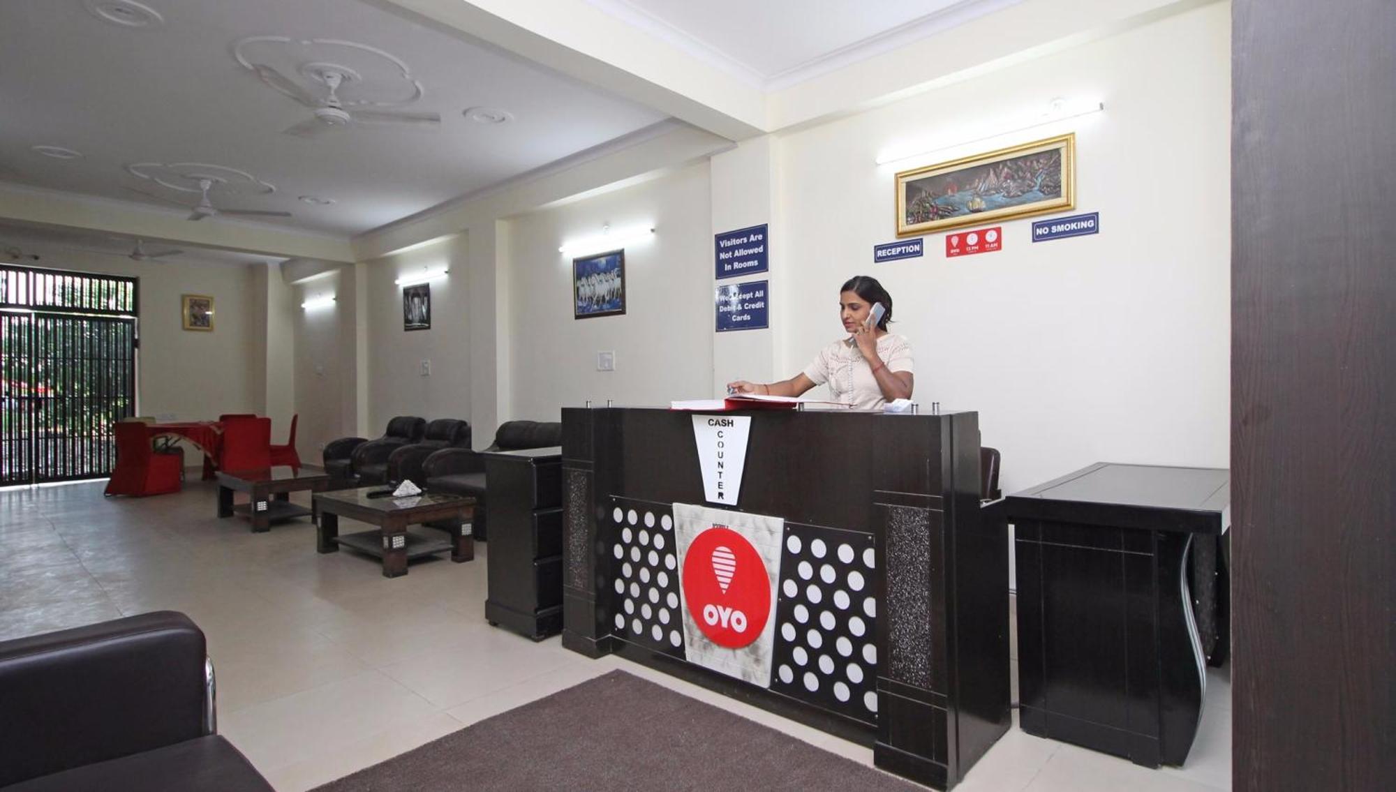 Hotel O Surya Palace Yeni Delhi Dış mekan fotoğraf