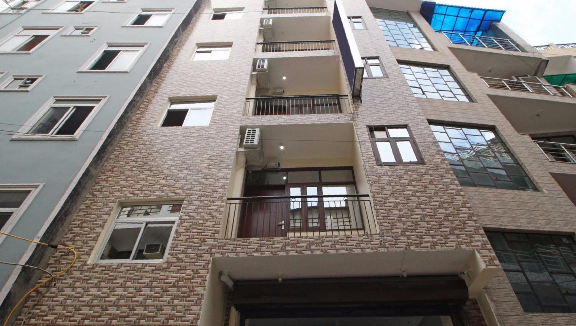 Hotel O Surya Palace Yeni Delhi Dış mekan fotoğraf